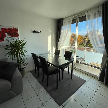 Appartement Port Marianne Montpellier *